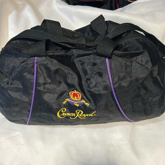 Crown Royal Gym Bag Canadian Whisky Duffel Bag Whiskey Medium Luggage - Picture 1 of 7